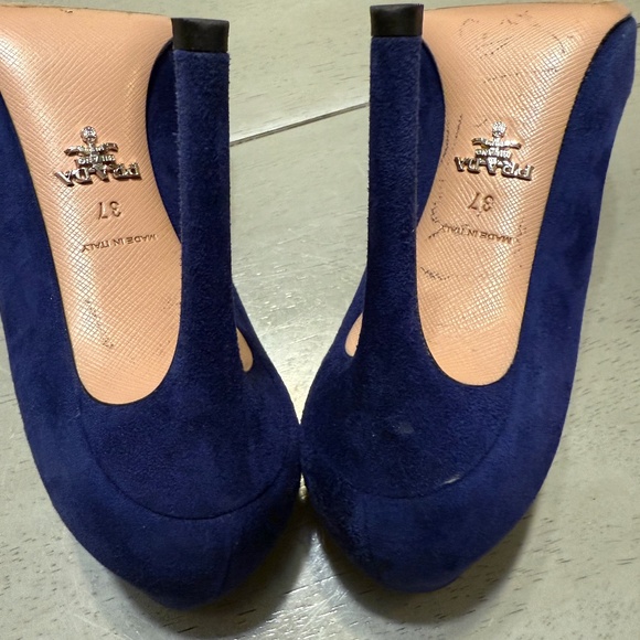 PRADA (37) Electric Suede Blue - Toe-Cleavage Pumps - Picture 7 of 7